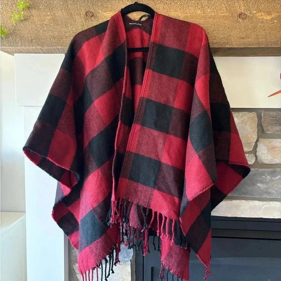 Abercrombie & Fitch blanket scarf poncho red black women’s cozy timeless holiday - Picture 2 of 8